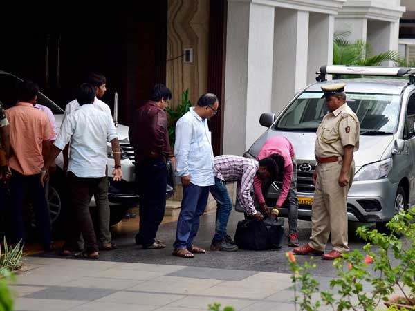 ದಾಳಿ ವೇಳೆ ಯಾವ ಸ್ವತ್ತುಗಳನ್ನು ವಶಪಡಿಸಿಕೊಳ್ಳಬಹುದು?