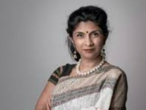 ವಾಣಿ ಕೋಲ, ಕಲಾರಿ ಕ್ಯಾಪಿಟಲ್ 