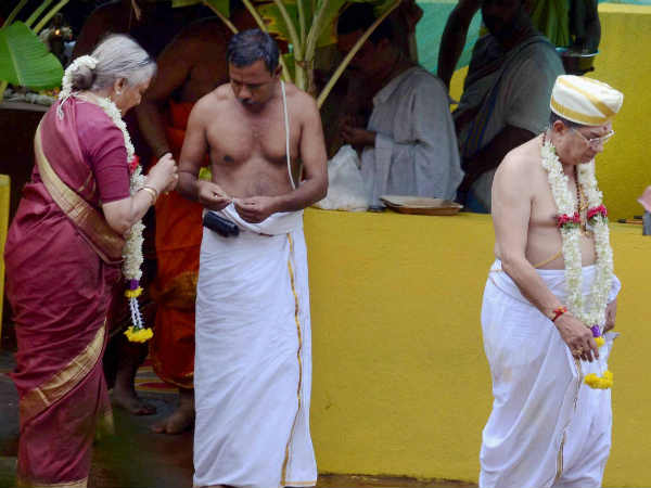 ಭಾರತದಾದ್ಯಂತ ಜನರು ಬರುತ್ತಾರೆ