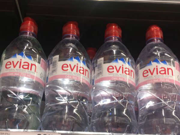Evian ನ್ಯಾಚುರಲ್ ಮಿನರಲ್ ವಾಟರ್