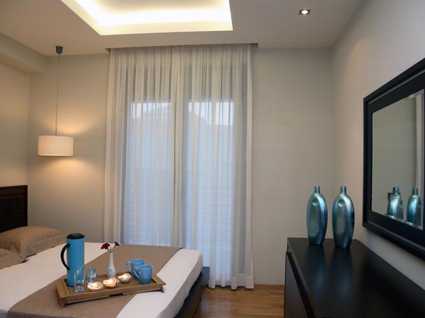 ಪೂರ್ವ ಮತ್ತು ಉತ್ತರ ದಿಕ್ಕಿಗೆ ಮುಖ ಮಾಡಿ ಕೆಲಸ