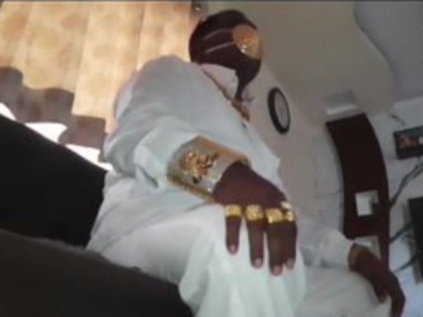 ಚಿನ್ನದ ಮಾಸ್ಕ್ ಧರಿಸುವ ಶಂಕರ್ ಕುರಡೆ ಕೊರೊನಾಗಿಂತ ಫೇಮಸ್ !