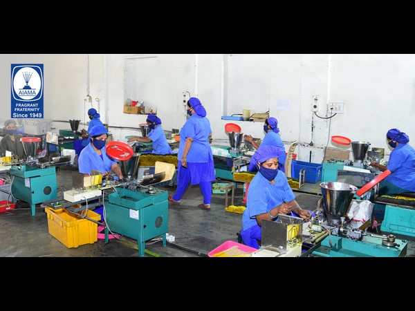 ಪಾರಿಜಾತ ಹೆಸರಾಂತ ಸುಗಂಧದ್ರವ್ಯಕ್ಕೂ ಬೇಡಿಕೆ 