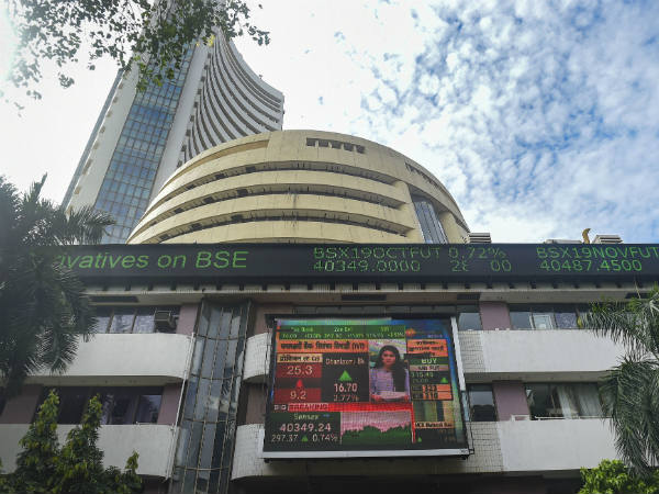 ಷೇರುಪೇಟೆಯಲ್ಲಿ ಗೂಳಿ ಓಟ: 13,000 ಗಡಿ ಮುಟ್ಟಿದ ನಿಫ್ಟಿ ಷೇರುಪೇಟೆಯಲ್ಲಿ ಗೂಳಿ ಓಟ: 13,000 ಗಡಿ ಮುಟ್ಟಿದ ನಿಫ್ಟಿ