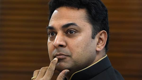 ಹಲವಾರು ತಜ್ಞ ಸಮಿತಿಗಳಲ್ಲಿ ಅರ್ಥಶಾಸ್ತ್ರಜ್ಞರಾಗಿ ಸೇವೆ