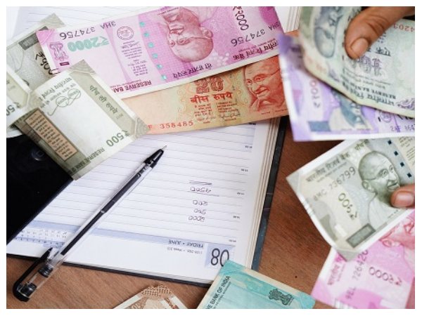 ಕೇಂದ್ರ ಸರ್ಕಾರಿ ನೌಕರರಿಗೆ ವಿಡಿಎ ಹೆಚ್ಚಳ: 1.50 ಕೋಟಿ ಜನರಿಗೆ ಅನ್ವಯ ಕೇಂದ್ರ ಸರ್ಕಾರಿ ನೌಕರರಿಗೆ ವಿಡಿಎ ಹೆಚ್ಚಳ: 1.50 ಕೋಟಿ ಜನರಿಗೆ ಅನ್ವಯ