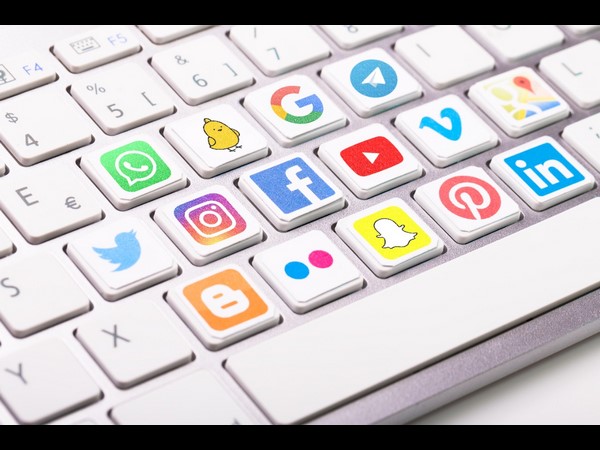 ಅಲ್ಗಾರಿದಮ್‌ಗಳನ್ನು ಸಾರ್ವಜನಿಕಗೊಳಿಸುತ್ತಿರುವ KOO