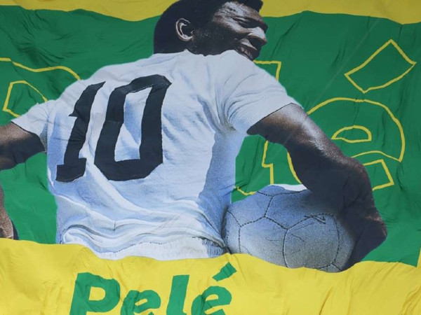 ಯುಎಸ್‌ ವರ್ಸಸ್ 4 ಮಿಲಿಯನ್ ಡಾಲರ್