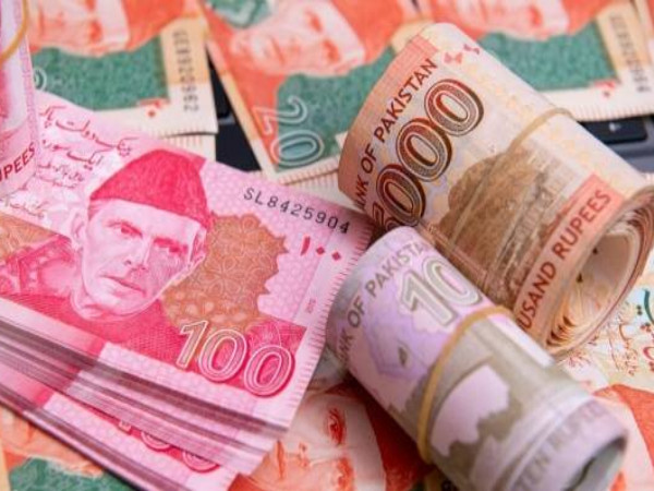  ಪಾಕಿಸ್ತಾನದಲ್ಲಿ ರೂಪಾಯಿ ಮೌಲ್ಯ ಕುಸಿತ