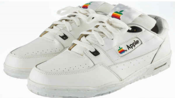 ಅಪರೂಪದ ಆಪಲ್ ನಿರ್ಮಿತ ಸ್ನೀಕರ್‌ಗಳು ಹರಾಜಿಗಿವೆ 