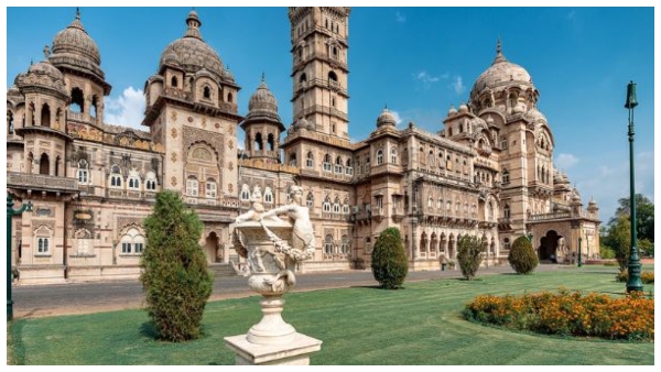  ಅಂಬಾನಿಯ ದೊಡ್ಡ ಅರಮನೆ ಹೊಂದಿರುವ ಭಾರತದ ಮಾಜಿ ಕ್ರಿಕೆಟಿಗ