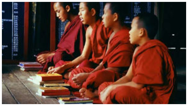  ಸನ್ಯಾಸತ್ವಕ್ಕಾಗಿ ಅಗಾಧ ಸಂಪತ್ತು ತ್ಯಜಿಸಿದ ಮಿಲಿಯನೇರ್ ದಂಪತಿಗಳು!