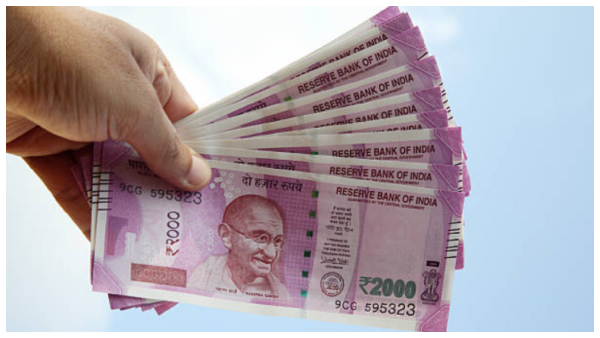  10,000 ಕೋಟಿ ರೂಪಾಯಿ ಮೌಲ್ಯದ 2000 ರೂ. ನೋಟು ಜನರ ಕೈಯಲ್ಲಿ!