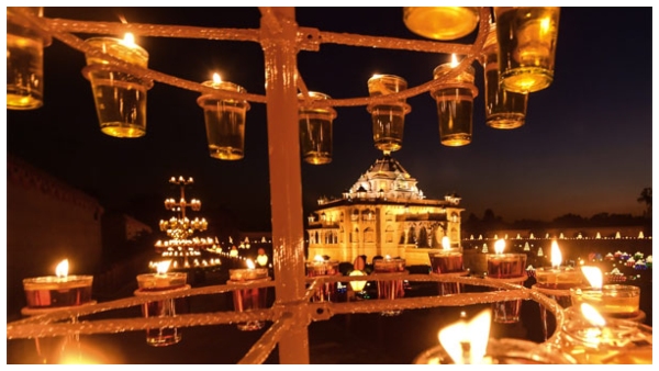  ದೀಪಾವಳಿ ಎಫೆಕ್ಟ್, ವಿಮಾನ ದರ ಶೇಕಡ 200ಕ್ಕಿಂತ ಅಧಿಕ ಜಿಗಿತ!