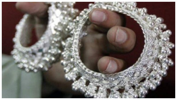  ಬೆಳ್ಳಿ ದರ ನಾಲ್ಕು ದಿನದಲ್ಲಿ 4100 ರೂ. ಏರಿಕೆ, ಚಿನ್ನದ ಬೆಲೆಯೆಷ್ಟು