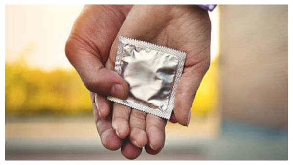  365 ದಿನಗಳಲ್ಲಿ 9,940 ಕಾಂಡಮ್ ಆರ್ಡರ್ ಮಾಡಿದ ಭೂಪ!