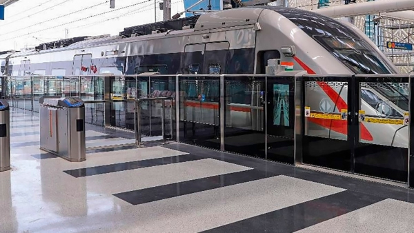 ಮೆಟ್ರೋ ನಿಲ್ದಾಣಗಳಲ್ಲಿ ಪ್ಲಾಟ್‌ಫಾರ್ಮ್ ಸ್ರೀನ್‌ ಗೇಟ್‌ 