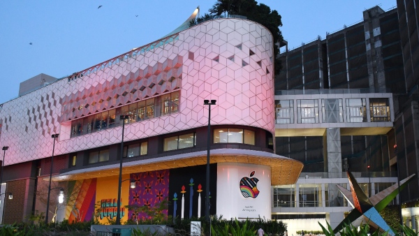 ಜಿಯೋ ವರ್ಲ್ಡ್ ಡ್ರೈವ್ ಮಾಲ್‌ನಿಂದ 41 ಅತಿ ದುಬಾರಿ ಕಾರುಗಳ ವಶ 