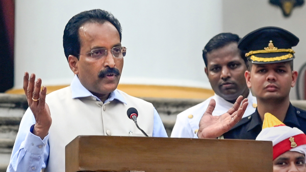 ಇಸ್ರೋದಲ್ಲಿ ಕೆಲಸದ ಬಗ್ಗೆ ಮಾಹಿತಿ ನೀಡಿದ ಅಧ್ಯಕ್ಷ ಸೋಮನಾಥ್‌ 