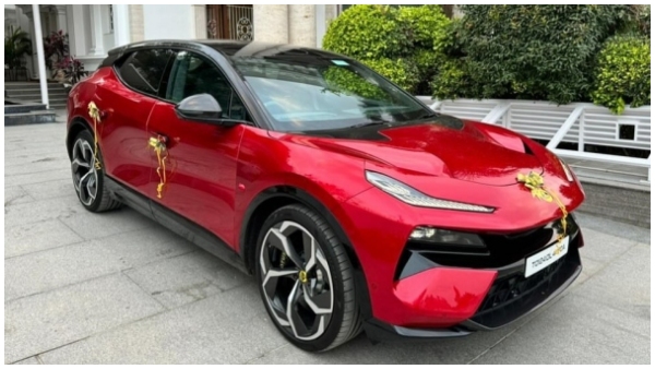  ಭಾರತದಲ್ಲಿ 2.55 ಕೋಟಿ ರೂ. ಬೆಲೆಯ ಇವಿಯ ಮೊದಲ ಮಾಲೀಕರಿವರೆ!