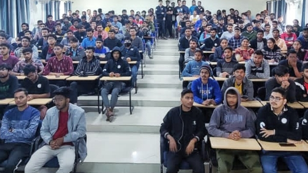 ಯಾರು ಈ ಯುವತಿ? ಯಾವ ಕಂಪನಿ ಸೇರಿದಳು ಇಲ್ಲಿದೆ ಮಾಹಿತಿ