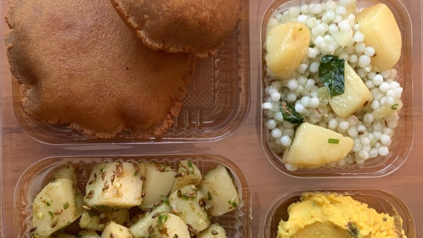 ರೈಲಿನಲ್ಲೇ ಕುಳಿತು ನಿಮ್ಮ ಇಷ್ಟದ ಆಹಾರ ಸೇವಿಸಿ 