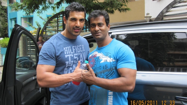  ನೈಸರ್ಗಿಕವಾಗಿ ತೂಕ ಇಳಿಸಿಕೊಳ್ಳಲು ಸಹಾಯ ಮಾಡುವ ಫಿಟ್ನೆಸ್ ತರಬೇತುದಾರ