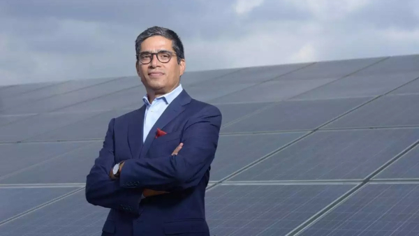 ಮನೆ ಮನೆಗೆ ಪೆನ್ನು ಮಾರುತ್ತಿದ್ದರು ಇಂದಿನ ಈ ಕೋಟ್ಯಾಧಿಪತಿ 