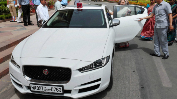  ಯಾವ ಐಶಾರಾಮಿ ಕಾರ್‌ಗಳತ್ತ ಜನರ ಗಮನ ಹರಿಸುತ್ತಿದ್ದಾರೆ ಗೊತ್ತಾ? 