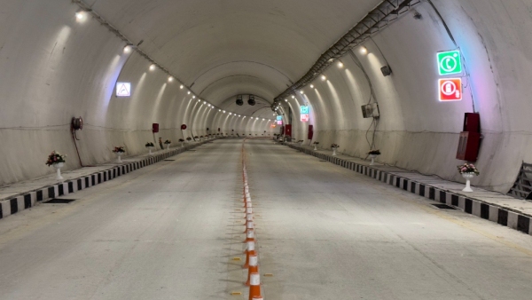 ವಿಶ್ವದ ಅತಿ ಉದ್ದದ ದ್ವಿ-ಪಥ ಸುರಂಗಕ್ಕೆ ಪ್ರಧಾನಿ ಚಾಲನೆ 