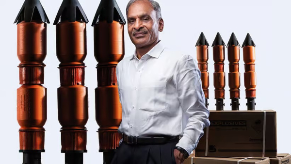 ರೈಲ್ವೇ ಬೆಂಚುಗಳ ಮೇಲೆ ಮಲಗುತ್ತಿದ್ದ ವ್ಯಕ್ತಿ ಬಳಿ 92,000 ಕೋಟಿ 