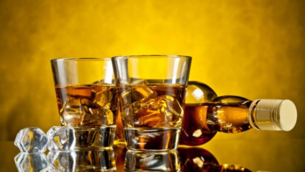 ದೇಶಿಯ ಪ್ರಯಾಣಿಕರಿಗೆ ಈ ವಿಮಾನ ನಿಲ್ದಾಣದಲ್ಲಿ ಮದ್ಯ ಪೂರೈಕೆ 