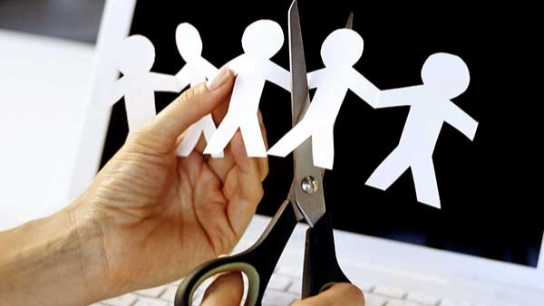 ರಿಲಯನ್ಸ್‌ನಿಂದ ಟೈಟಾನ್‌ವರೆಗೆ FY24 ರಲ್ಲಿ 52,000 ಉದ್ಯೋಗ ಕಡಿತ! 