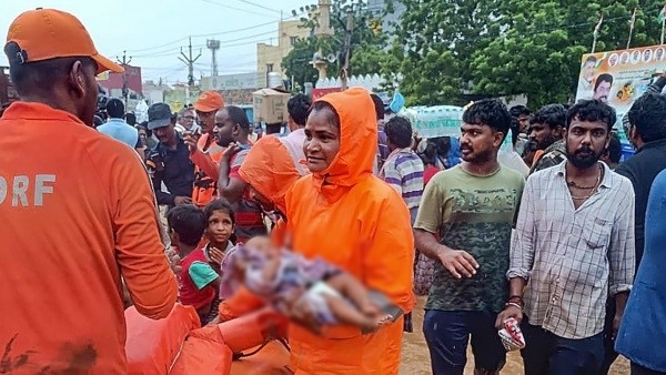 ಆಂಧ್ರ ಪ್ರವಾಹ ಸಂತ್ರಸ್ತರ ಕುಟುಂಬಗಳಿಗೆ 5 ಲಕ್ಷ ರೂ. 