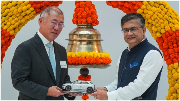 Hyundai IPO: ಹೂಡಿಕೆದಾರರಿಗೆ ನಿರಾಸೆ ಮಾಡಿದ ಹ್ಯುಂಡೈ ಷೇರುಗಳು Hyundai IPO: ಹೂಡಿಕೆದಾರರಿಗೆ ನಿರಾಸೆ ಮಾಡಿದ ಹ್ಯುಂಡೈ ಷೇರುಗಳು