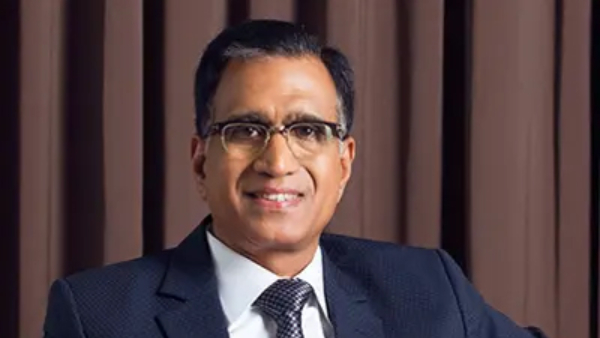 ಸಾಲದ ಹಣದಲ್ಲಿ ಬೃಹತ್ ಸಂಸ್ಥೆ ಕಟ್ಟಿದ ಬಟ್ಟೆ ಬಟ್ಟೆ ವ್ಯಾಪಾರಿ ಮಗ