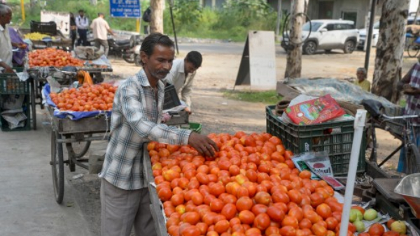 ರಿಯಾಯಿತಿ ದರದಲ್ಲಿ ಟೊಮೊಟೊ ಮಾರಾಟ!