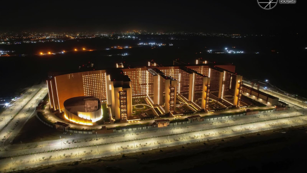 ವಿಶ್ವದ ಅತಿದೊಡ್ಡ ಕಾರ್ಪೊರೇಟ್ ಕಚೇರಿ ಕೇಂದ್ರ ಹೀಗಿದೆ ನೋಡಿ