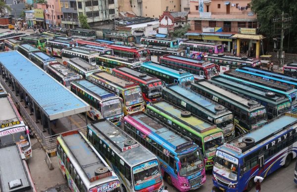 Bus fare Hike: ಖಾಸಗಿ ಬಸ್‌ಗಳ ಟಿಕೆಟ್ ದರ 15% ಏರಿಕೆ..! 