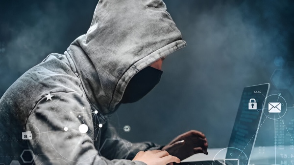 ಎಚ್ಚರ.. ಎಚ್ಚರ! ಕೇವಲ ಒಂದೇ ಕ್ಲಿಕ್.. ಬರೋಬ್ಬರಿ 17 ಲಕ್ಷ ವಂಚನೆ