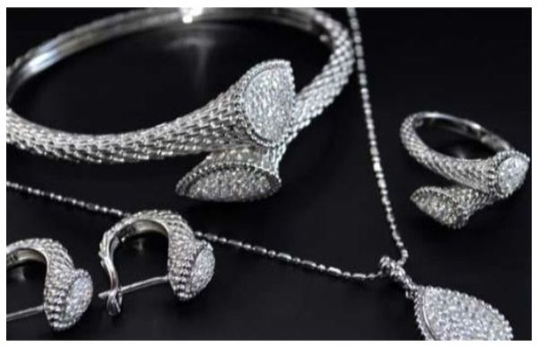 ಬೆಳ್ಳಿ ಬೆಲೆ ಒಂದೇ ದಿನಕ್ಕೆ 11,000 ರೂ. ಏರಿಕೆ! ಬೆಳ್ಳಿ ಬೆಲೆ ಒಂದೇ ದಿನಕ್ಕೆ 11,000 ರೂ. ಏರಿಕೆ!