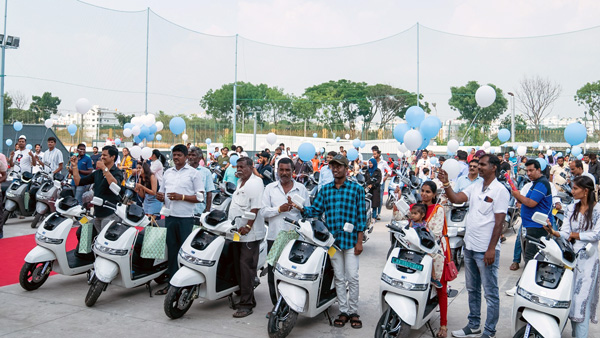 ಕಮ್ಮಿ ಬೆಲೆಯ ಬೆಸ್ಟ್ ಸ್ಕೂಟರ್‌ಗಳು: ಖರೀದಿಗೆ ಮುಗಿಬಿದ್ದ ಜನ