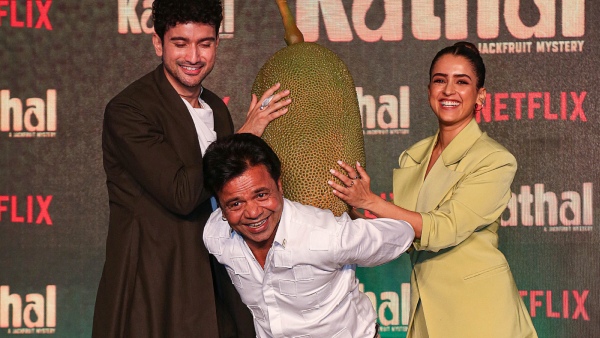 ಏನ್ಮಾಡ್ಲಿ ಸರ್,ನನ್ನ ಹತ್ರ ದುಡ್ಡಿಲ್ಲ, ಸ್ನೇಹಿತರೂ ಇಲ್ಲ ; ತಿಹಾರ್ ಜೈಲು ಸೇರುವ ಮುನ್ನ ರಾಜ್‌ಪಾಲ್ ಯಾದವ್ ಕಣ್ಣೀರು