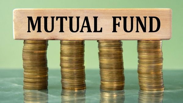 മ്യൂച്വൽ ഫണ്ടുകൾ വാങ്ങികൂട്ടിയ ഓഹരികൾ; 12 എണ്ണത്തിൽ നിക്ഷേപം ഇരട്ടിയാക്കി; നോക്കുന്നോ?