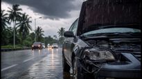 കനത്ത മഴ മുന്നറിയിപ്പ്; വെള്ളപ്പൊക്കത്തിൽ വാഹനം കേടായാൽ ഇൻഷുറൻസ് ക്ലെയിം ലഭിക്കാൻ ഇത് ചെയ്യൂ