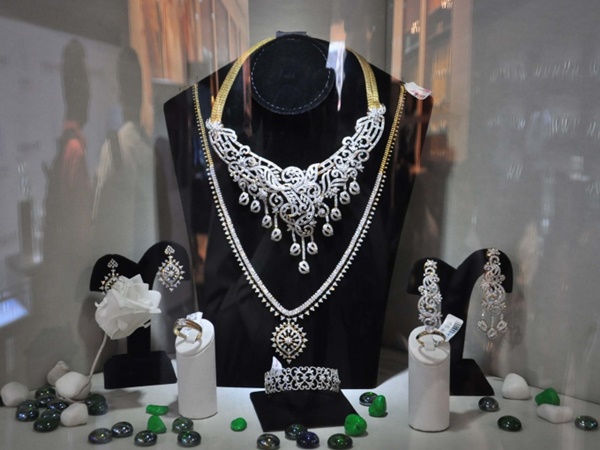 എന്തുകൊണ്ട് വില കുറഞ്ഞു