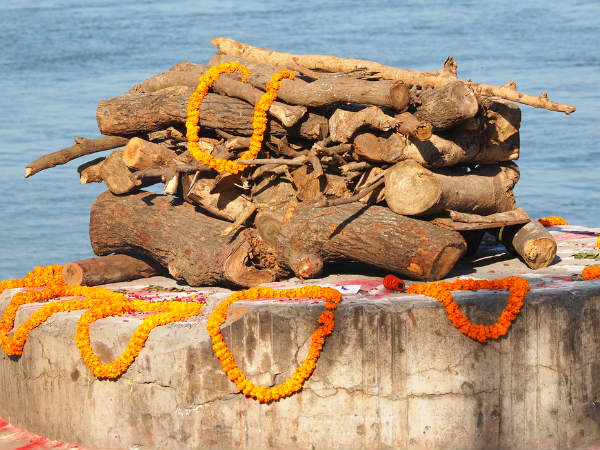 സാമ്പത്തിക സ്ഥാപനങ്ങളെ അറിയിക്കുക