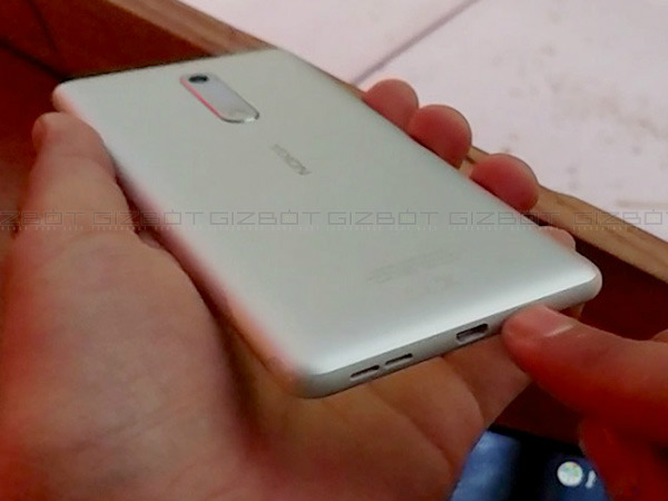 ഫോണിന്റെ പ്രത്യേകതകൾ