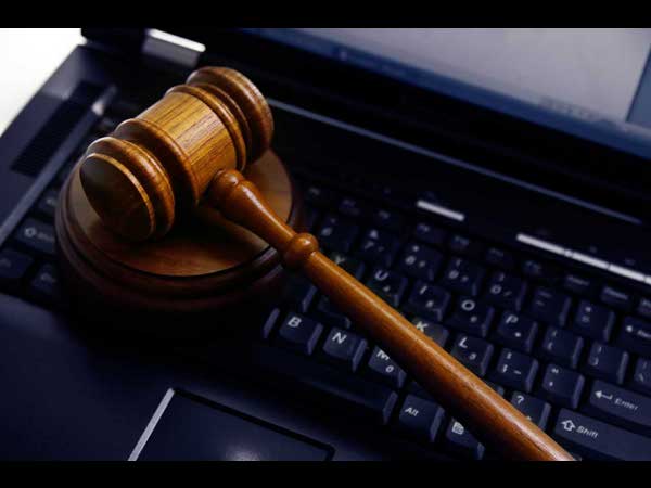 ലീ​ഗൽ അസിസ്റ്റൻസ്