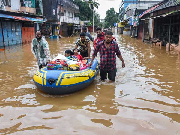 യം​ഗ് വർക്കേഴ്സ് കളക്ടീവ്
